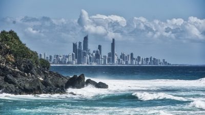 2026年秋冬院线片盘点文章配图，多部热门电影海报拼接，色彩丰富